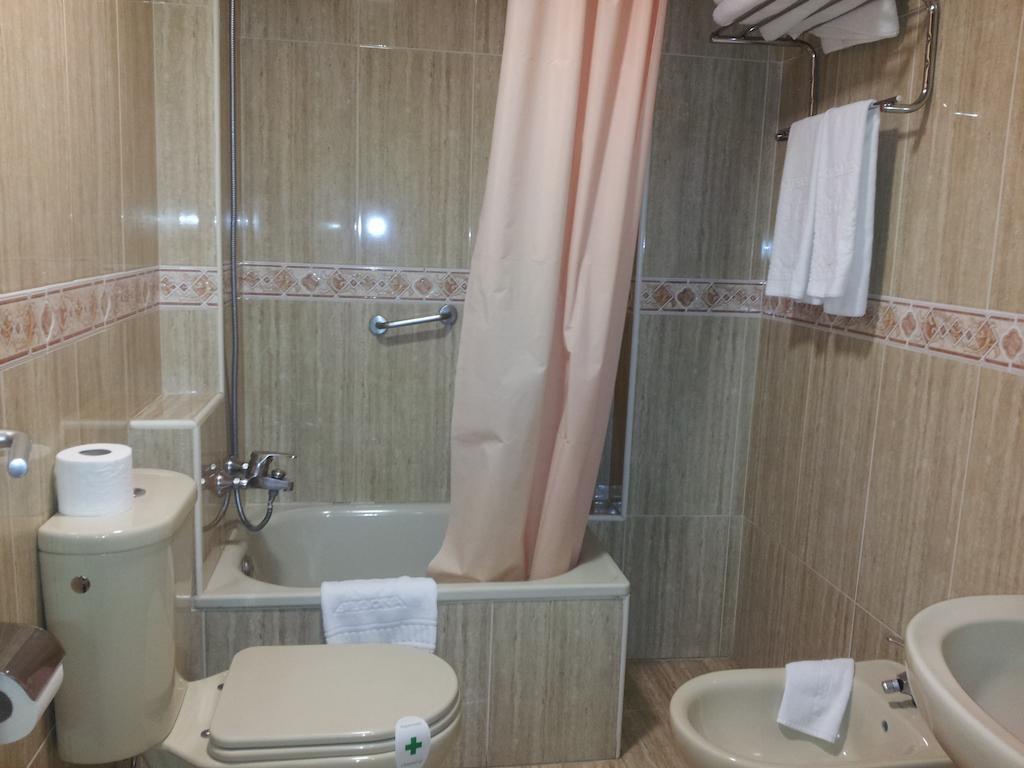 Begona Playa Hotel Gijon Room photo
